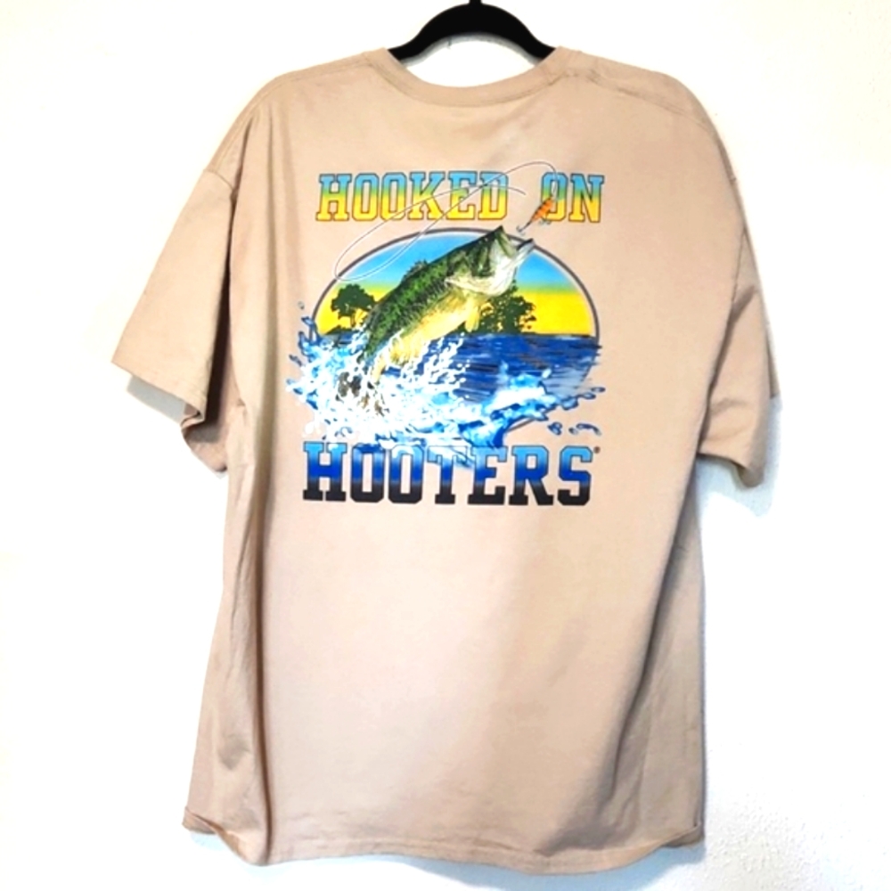 Hooters Hollywood Florida Fishing Tan Hanes 100% Cotton T-Shirt Men's XL